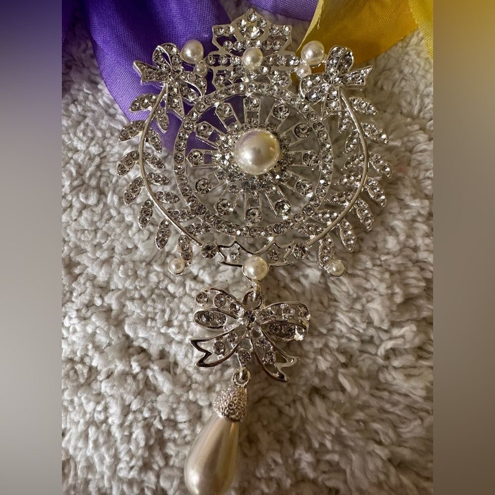 Silver and pearl drop broach - Picture 2 of 4